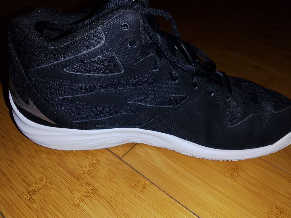 Mizuno Thunder Blaze Z Mid
