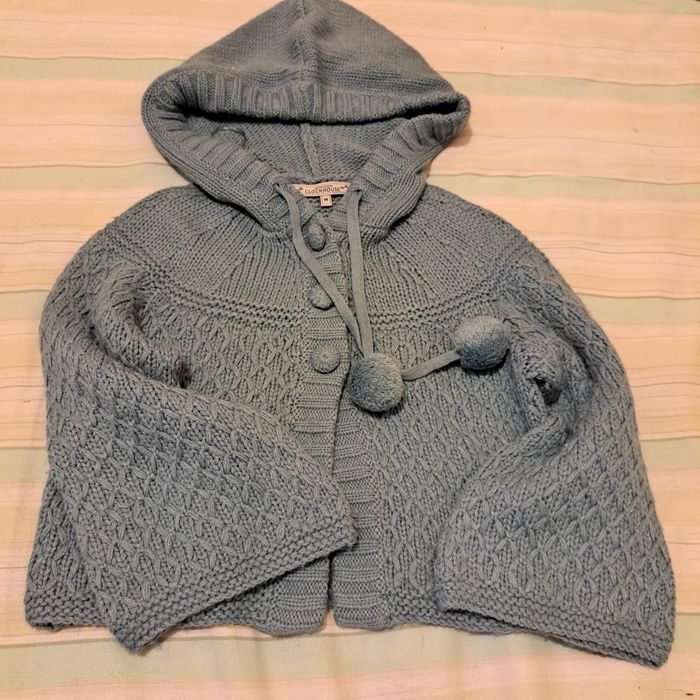 Casaco curto com capuz