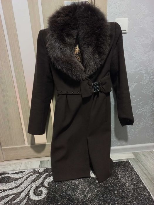 Пальто зимове, в чудовому стані