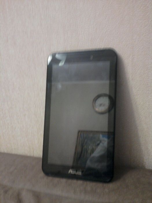 Недорого планшет Асус новый.