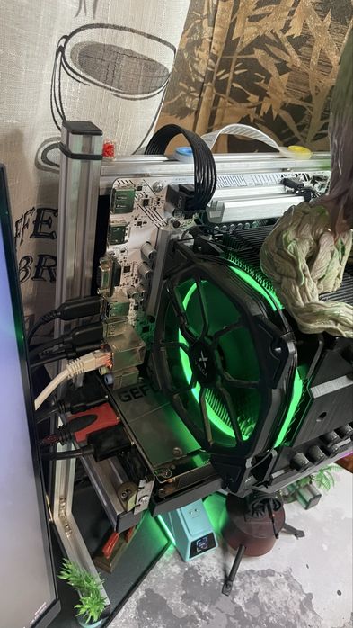 Продам стенд, откритий копус для пк