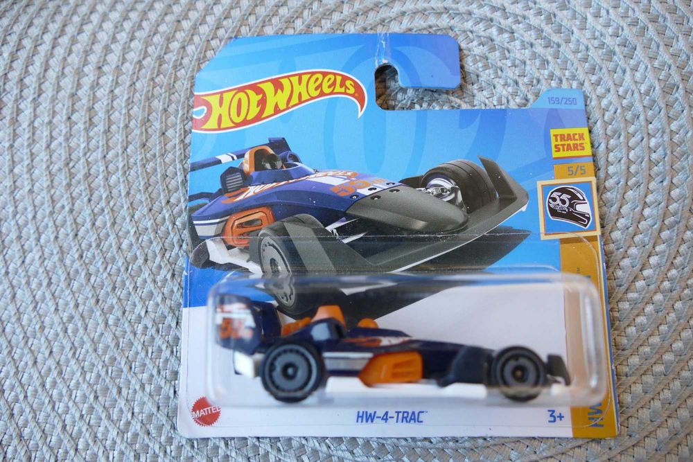 Hot Wheels autko "Resorak" HW-4-Trac* edycja 2023r.