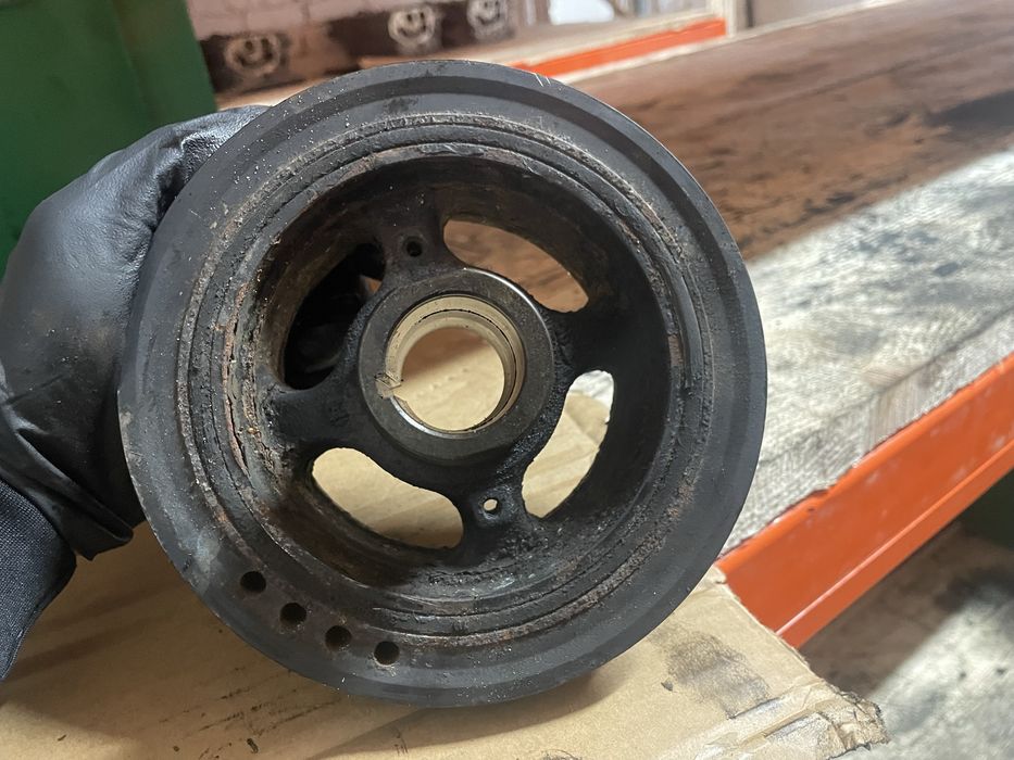 Шків шкив коленвала Nissan Navara D40. Nissan Pathfinder R51