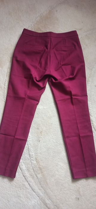 Spodnie damskie cygaretki Stradivarius