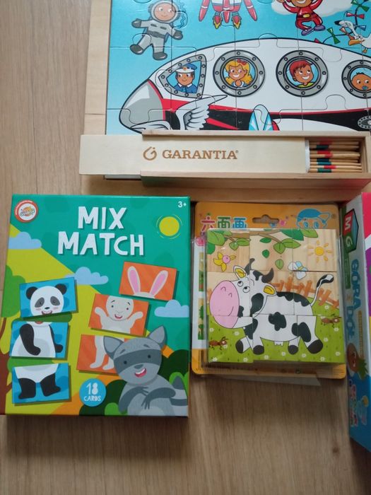 Zestaw puzzle drewniane klocki bierki ukladanka