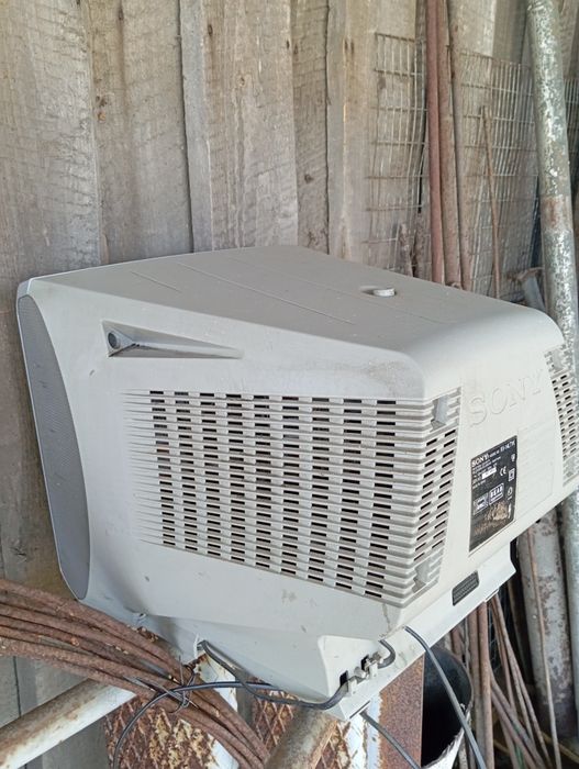 Телевізор Sony Trinitron KV-14LT1K (14") під відновлення / ретро-ігри
