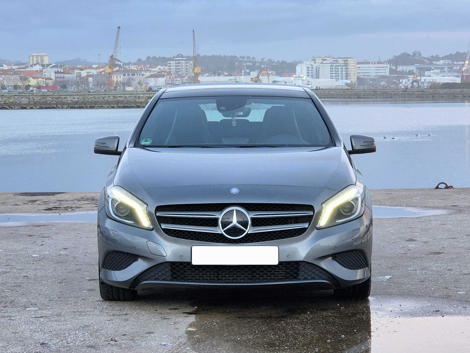 Mercedes-Benz A200CDI Cx Auto | Pele | Harman/Kardon | Teto Panorâmico