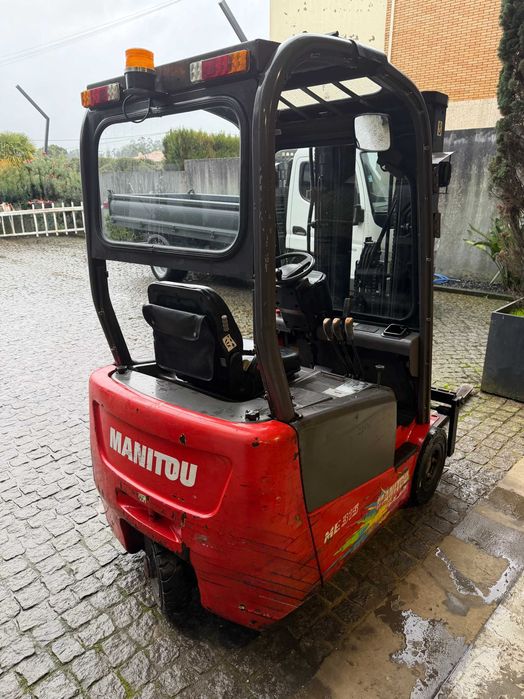 Empilhador elétrico manitou 1.5t
