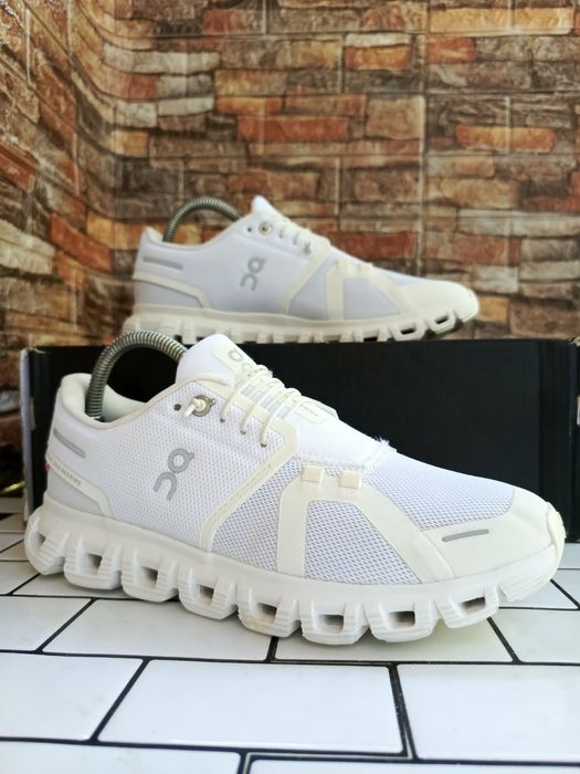 кросівки On-cloud (41р 26 см)