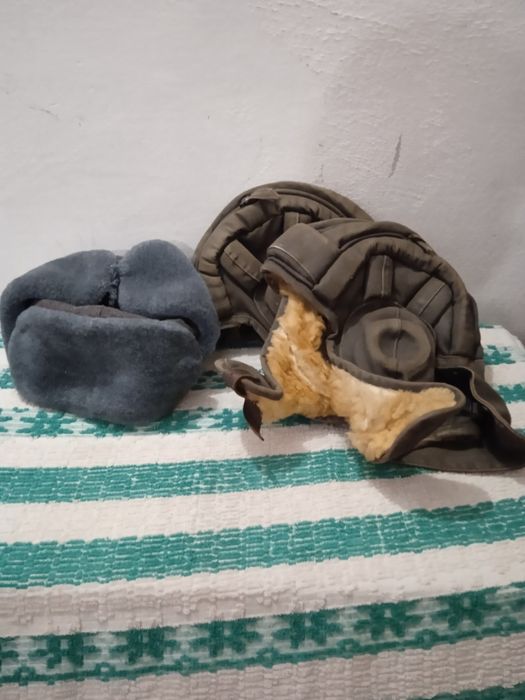 Продам два шлеми бу