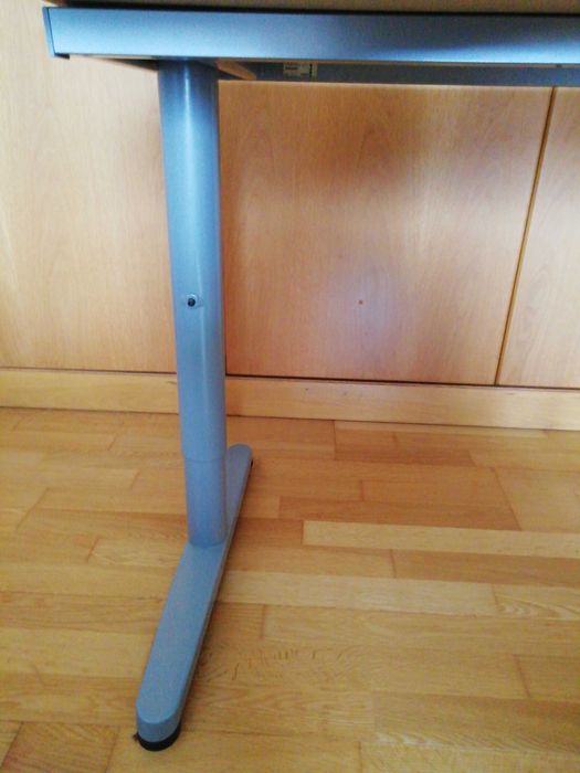 Secretaria IKEA altura ajustável