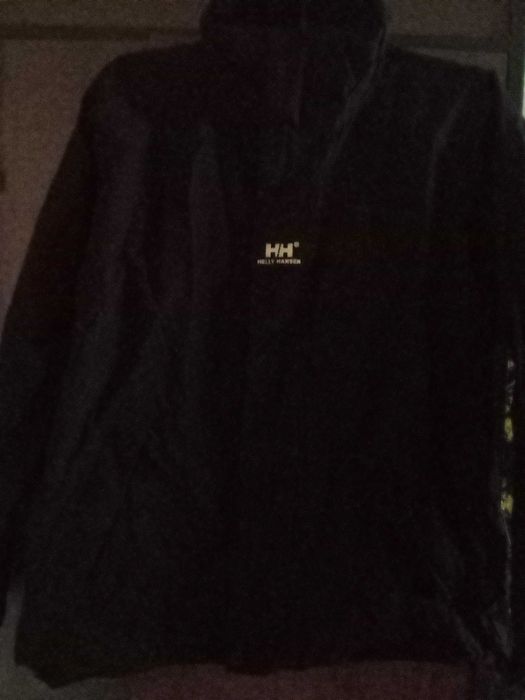 Куртка- ветровка, б/у,на мальчика,или унисекс,Helly Hansen оригинал