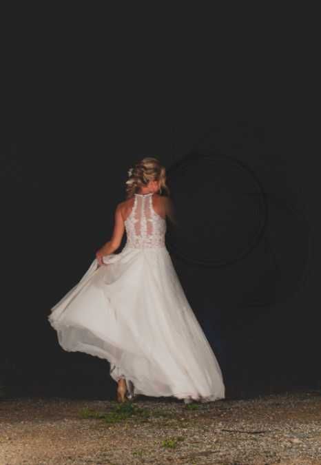 Suknia ślubna Boho, delikatna koronka, z ogonem