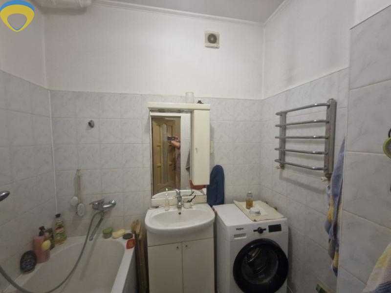 Продам 2-кімнатну “сталінку” у центрі Одеси