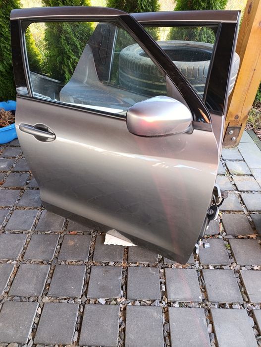 Drzwi prawe Suzuki Swift mk8 2021 kolor ZNC