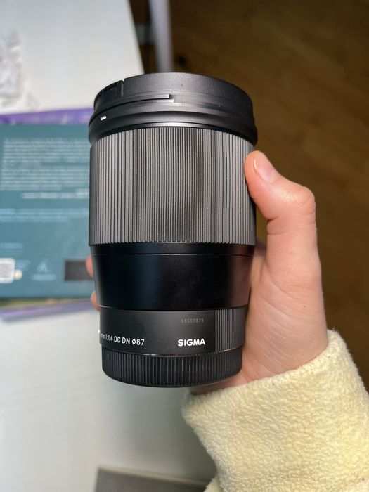 Об'єктив Sigma 16mm f/1.4 DC DN (кріплення EF-M)