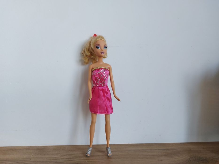 Lalka Barbie My Scene Mattel 1999 rok z rzęsami zginające nogi