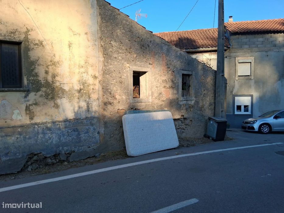 Moradia para Reabilitação com Terreno de 291 m² | Murteira – Coimbra