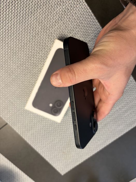 Iphone 16 256 black 91%