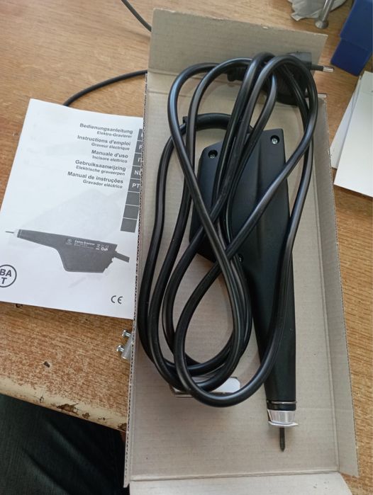 Gravador eléctrico manual