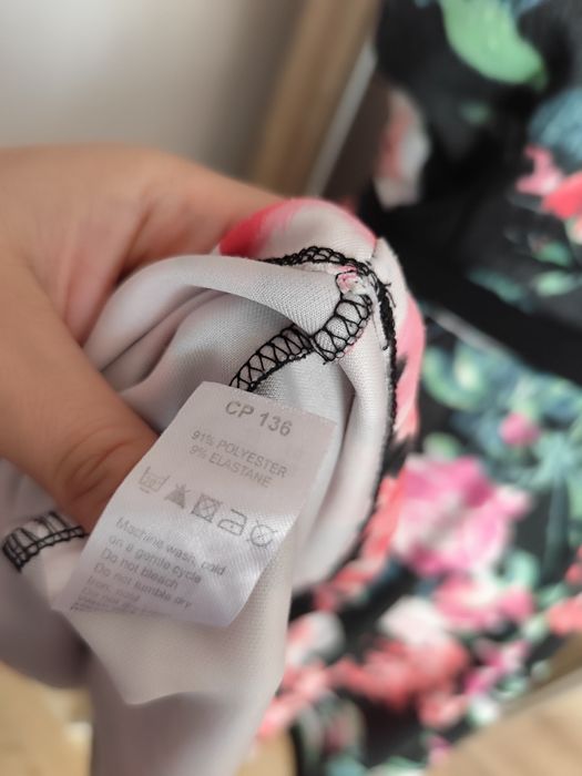 Kwiecista sukienka midi r.42