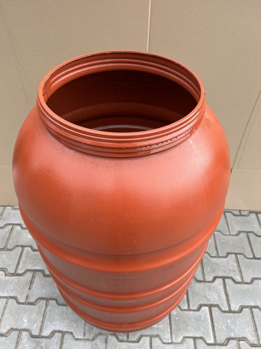 Ceglana beczka 220L z kranem pojemnik na wode deszczówkę