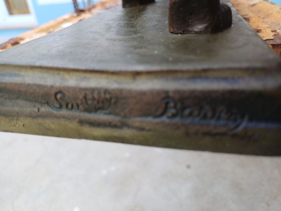 Escultura de pantera