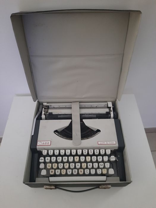Maquina de escrever. Ass 2400 de luxe