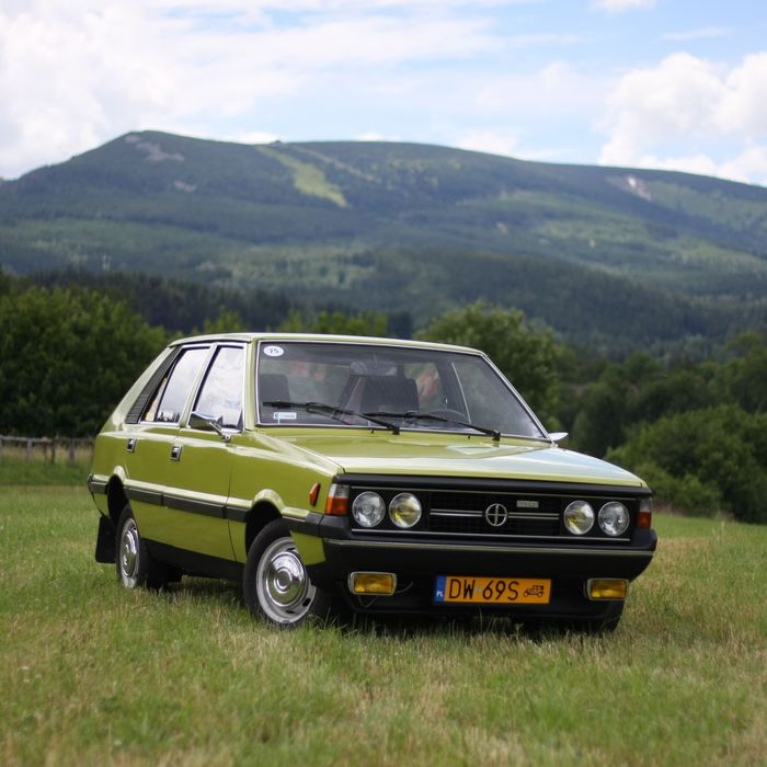 Samochód do ślubu FSO Polonez 1500