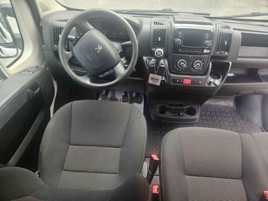 Peugeot Boxer 7osób