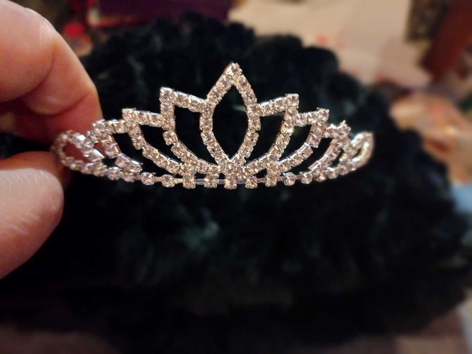 свадебная корона диадема серебристая обручкамни сверкает как брилиант