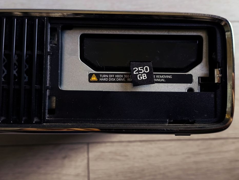 Xbox 360 Slim 250 gb +Kinect
