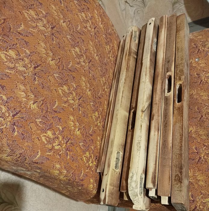 Крісло під ремонт