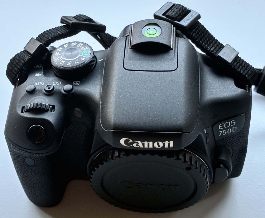Maquina Cânon EOS 750D
