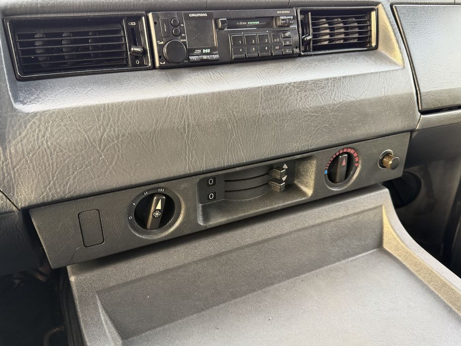 Mercedes MB 100  certificada ACP Clássicos