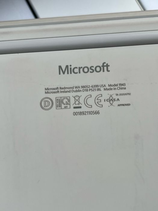 Laptop Microsoft Surface Laptop Go model 1943