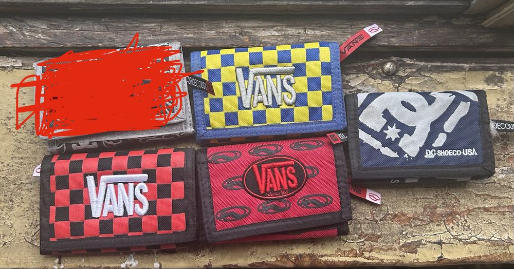 Гаманці DC і VANS
