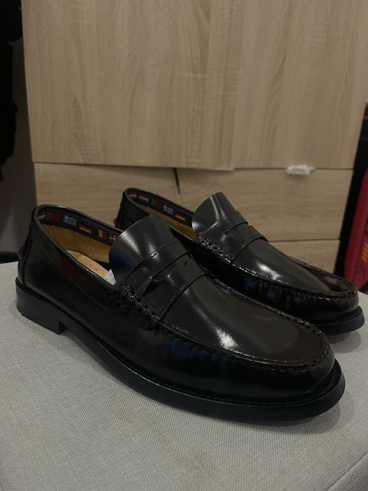 Mocassins em Pele Verniz com Travessão