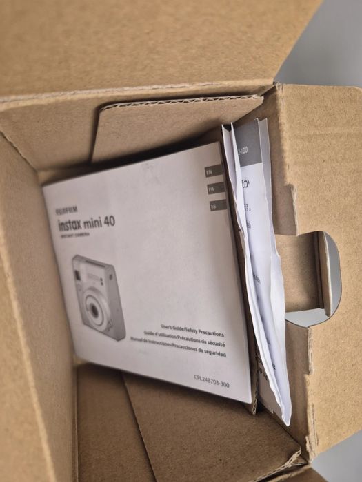 Instax Mini 40 Fujifilm - Preto - Máquina Fotográfica Instantânea