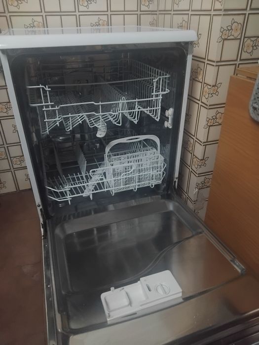 Máquina de Lavar Loiça Candy CED 110 – Classe Energética AAA.