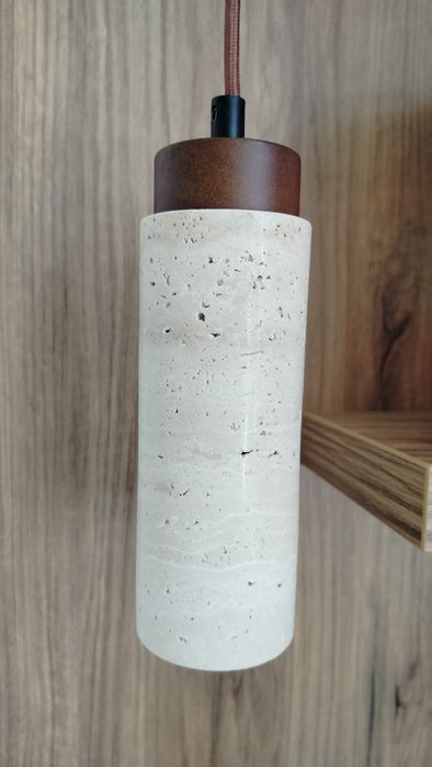 Lampa kamienna wisząca
