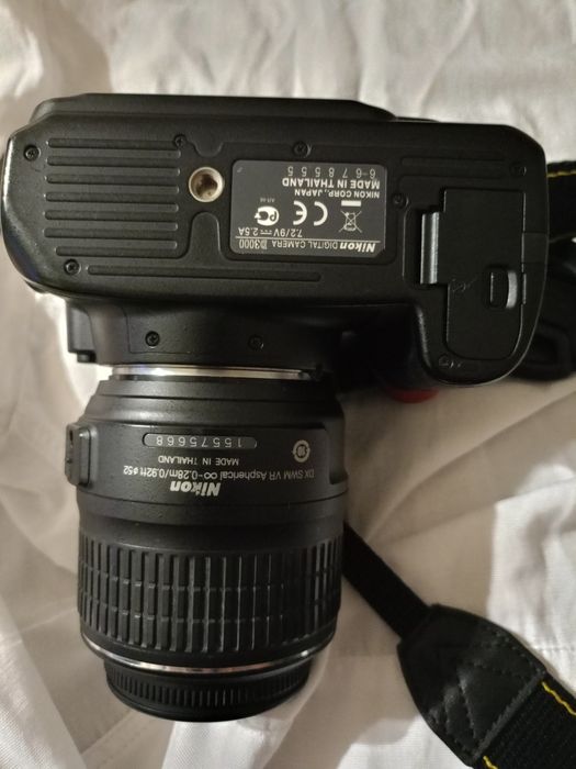 Nikon D3000 в гарному стані