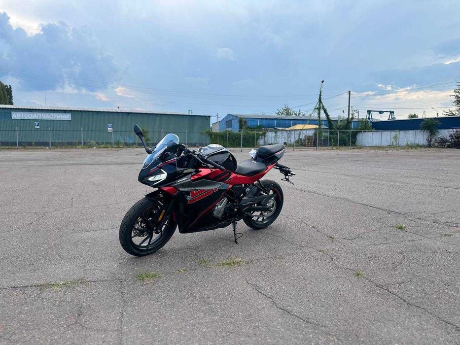 Мотоцикл CFMOTO 250SR LITE
