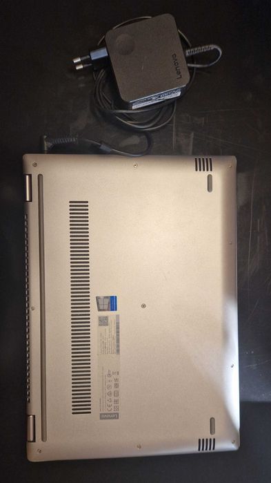 Portátil Lenovo Yoga
