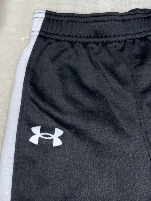 Спортивний костюм   Under Armour р-р 104-110 на вік 4-5 років