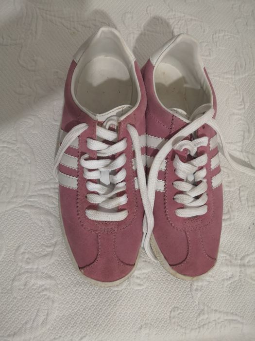 Ténis Adidas cor de rosa