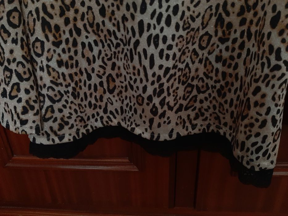 Camisola/túnica tigresa com renda ao fundo