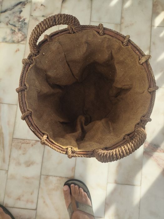 Cesto de lenha forrado