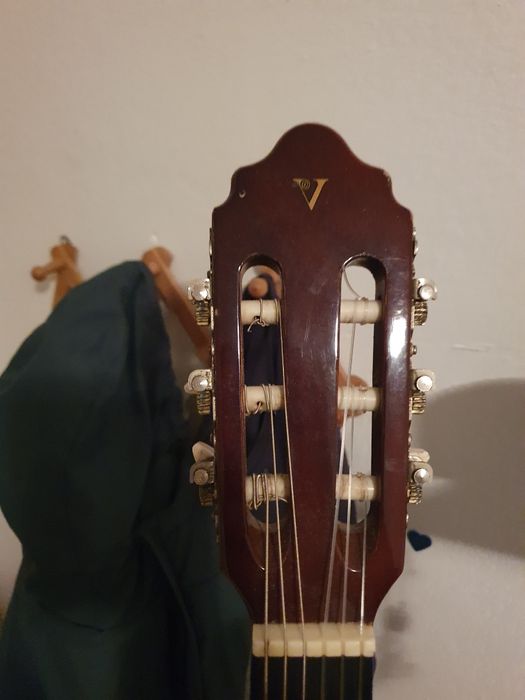 Guitarra valentino