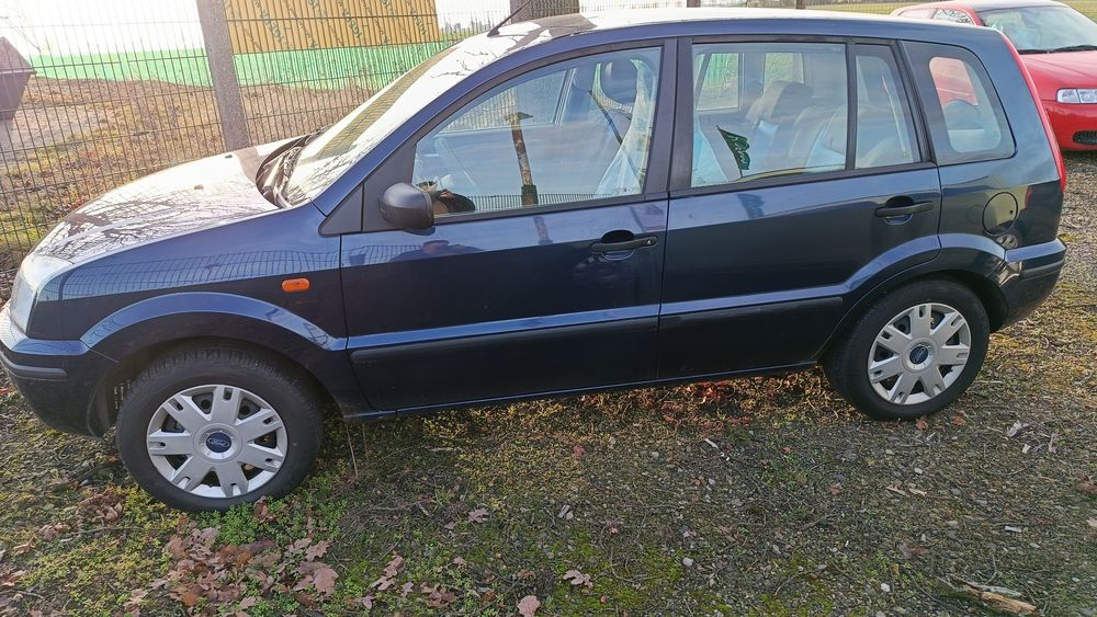 Продам Ford Fusion комплектне або  по запчастинам 1.4л  TDCI